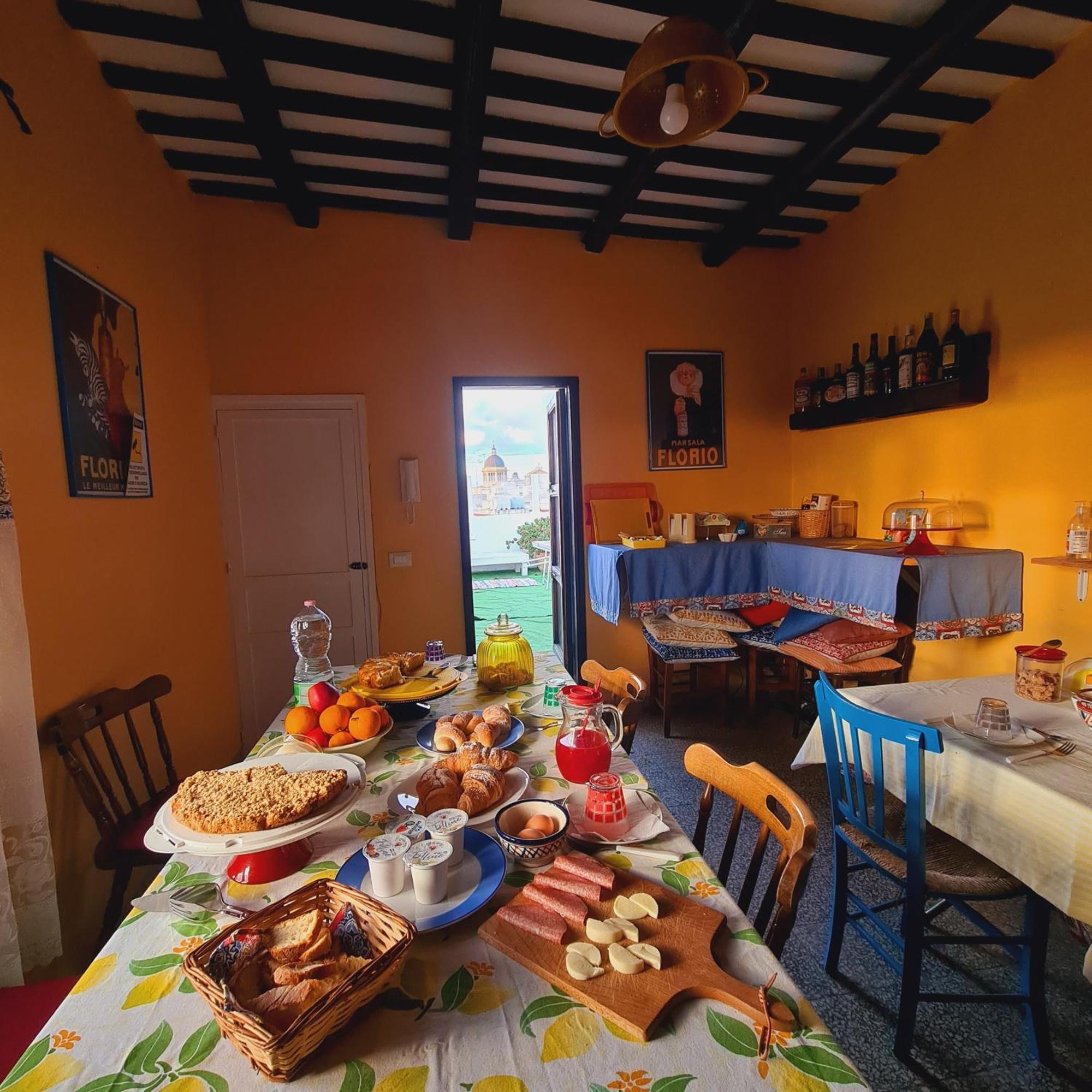 Due Passi Dal Centro Bed & Breakfast Marsala Exterior photo